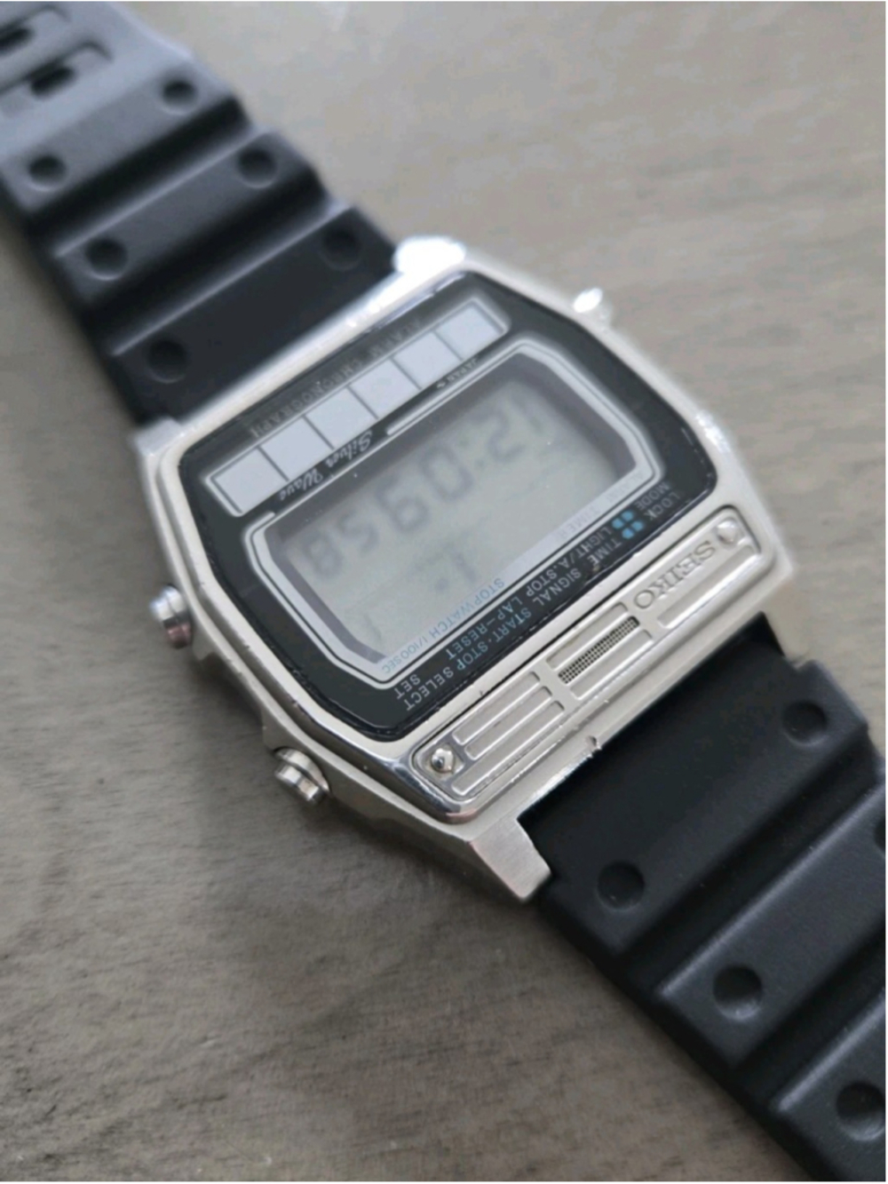 Rare Vintage Seiko A258-5000 SilverWave Men's Digital… - Gem
